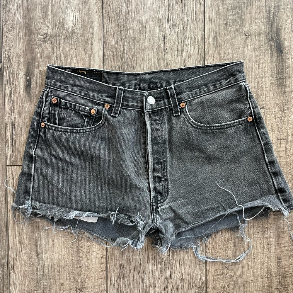 Levi’s 501 Women’s jean shorts. Size W32 L32. Fits like size 6